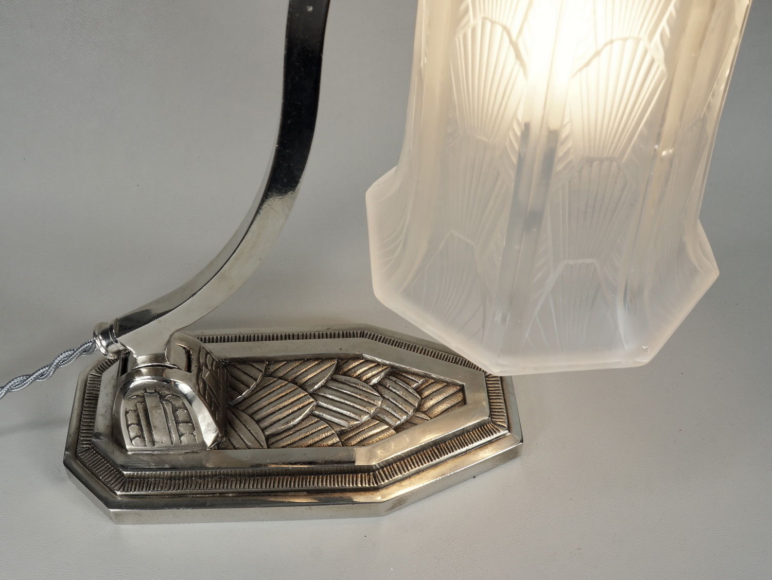 アンティーク照明・テーブルランプ・シャンデリア♪西洋アンティークの素敵なランプを紹介します！ | 古き旅