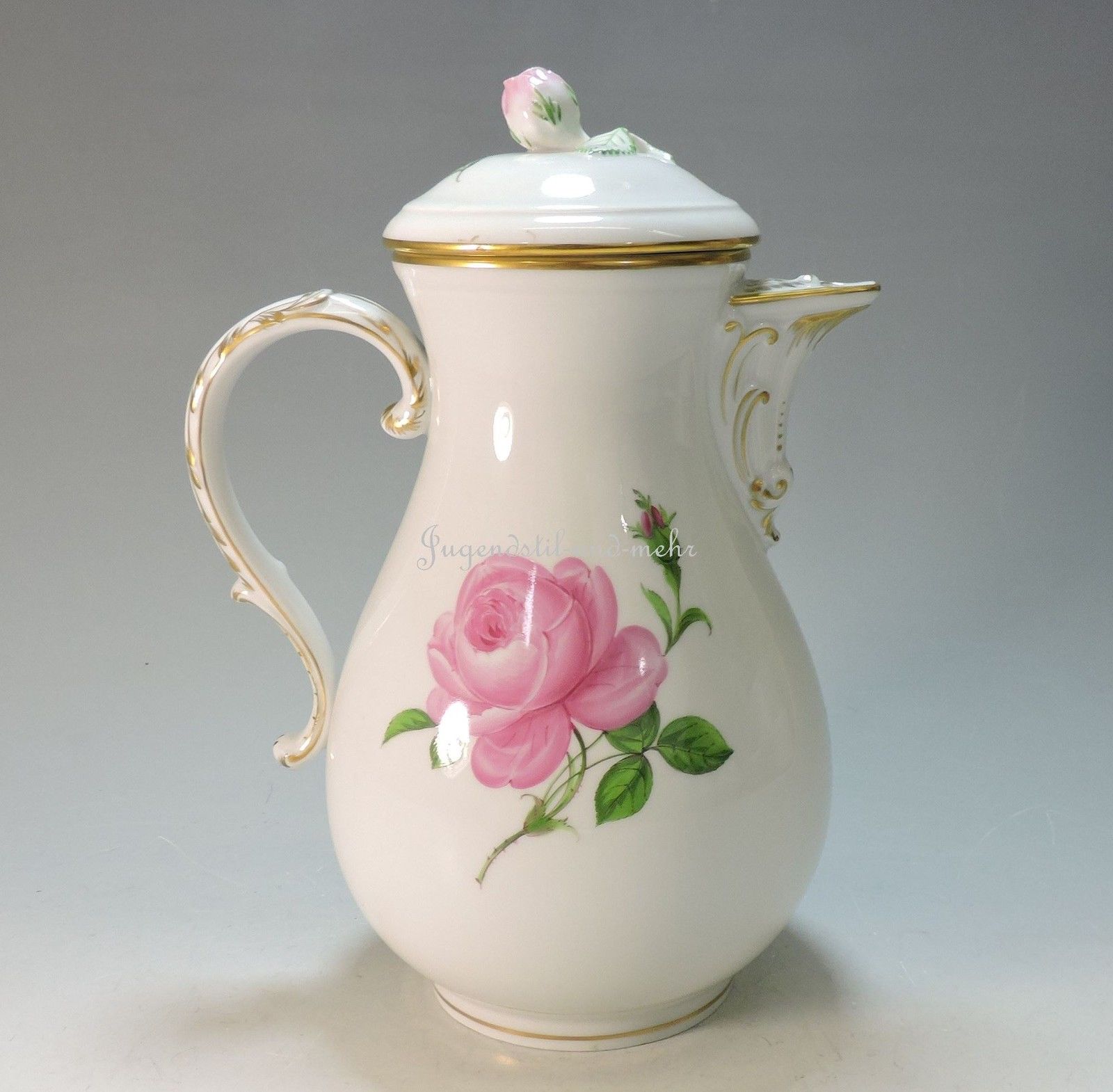 マイセンの中でも最も美しいバラの花のカップ | 古き旅