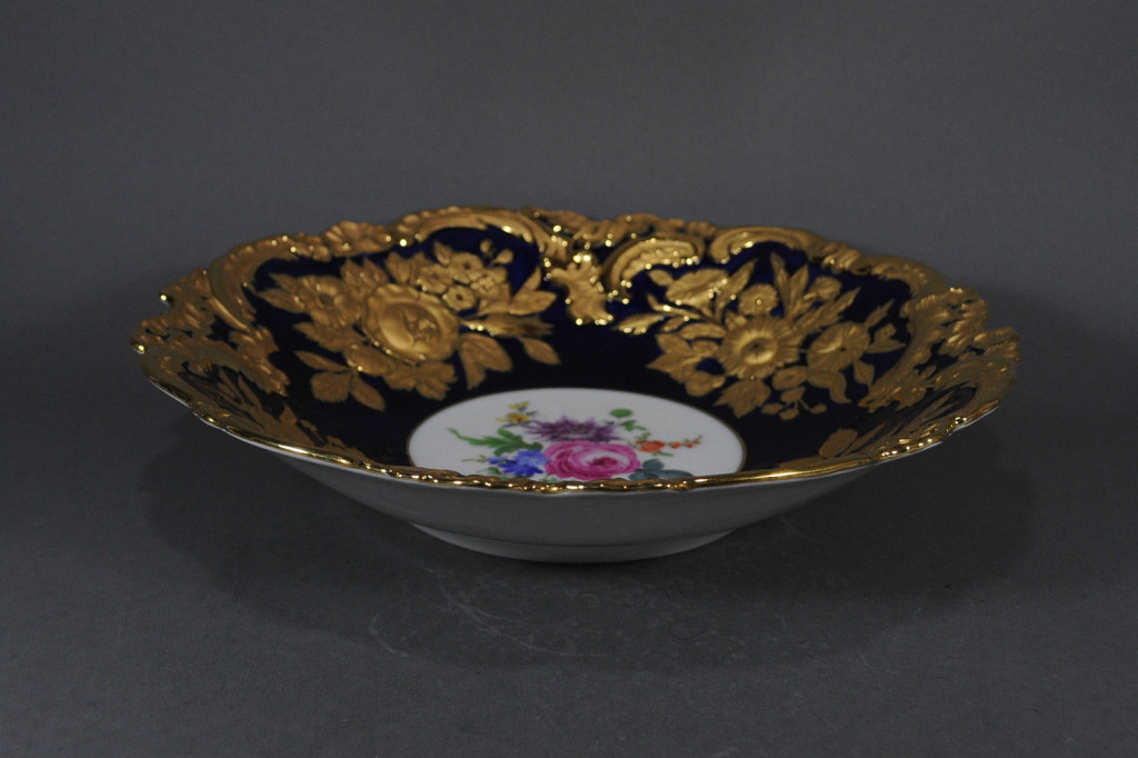 マイセン 1級品 グランツゴールド 飾り皿 フラワーブーケ 五つ花 金彩