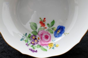 マイセン　MISSEN ３つ花のブルームのカップ＆ソーサー食器
