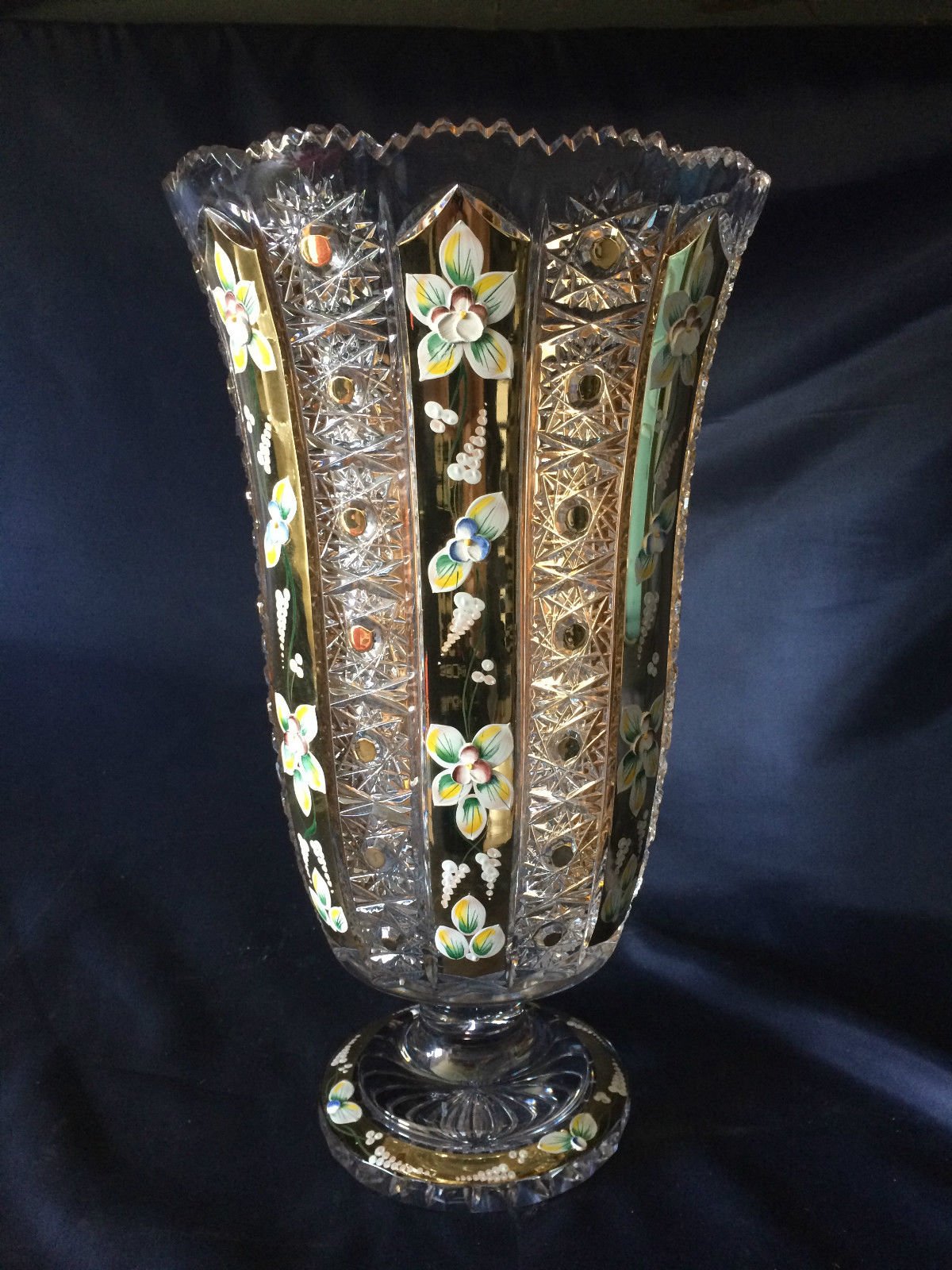 ボヘミアングラスの花瓶