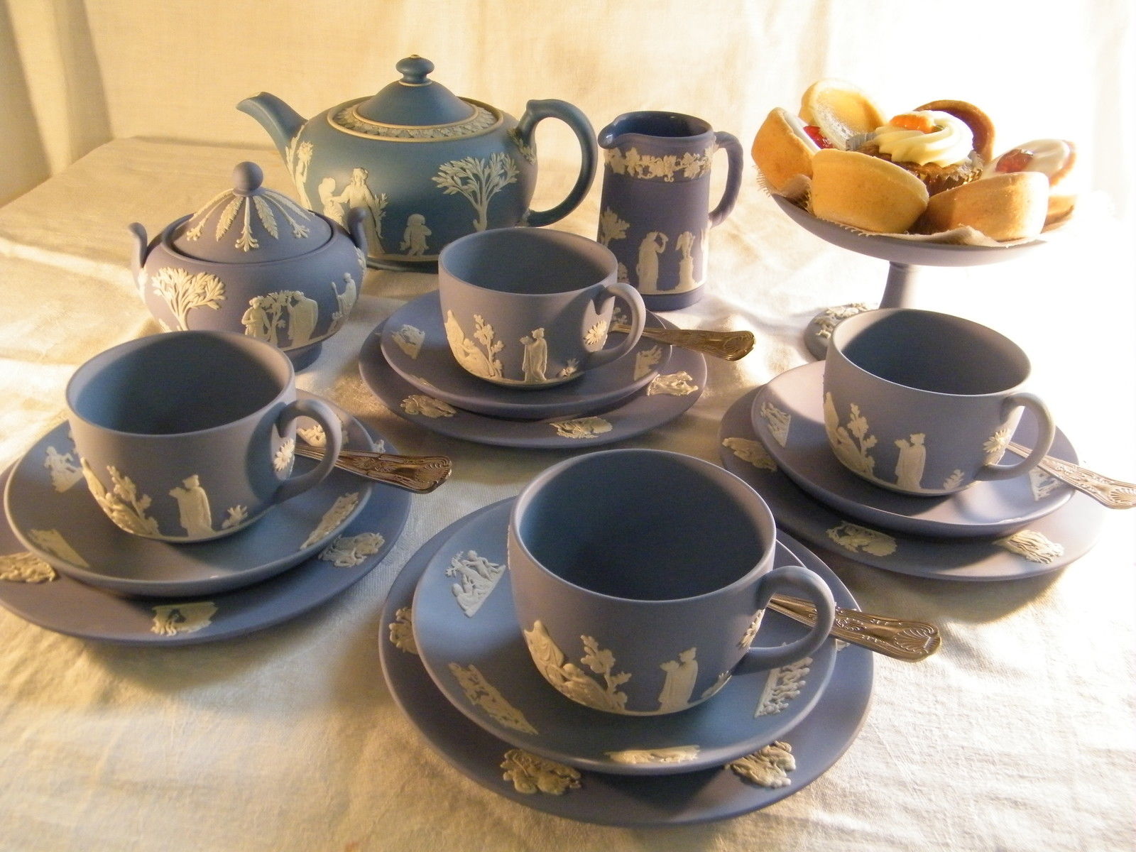 アンティーク食器 イギリス（英国）産陶磁器と紅茶の歴史 ウェッジ