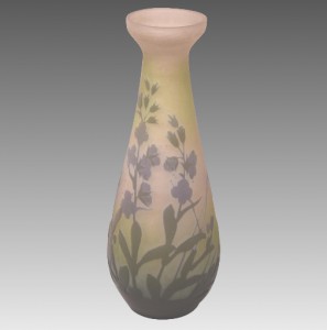 美しいアンティーク　フランス製　カメオ　工芸ガラス　花瓶　ガレ　オリジナルサイン入り